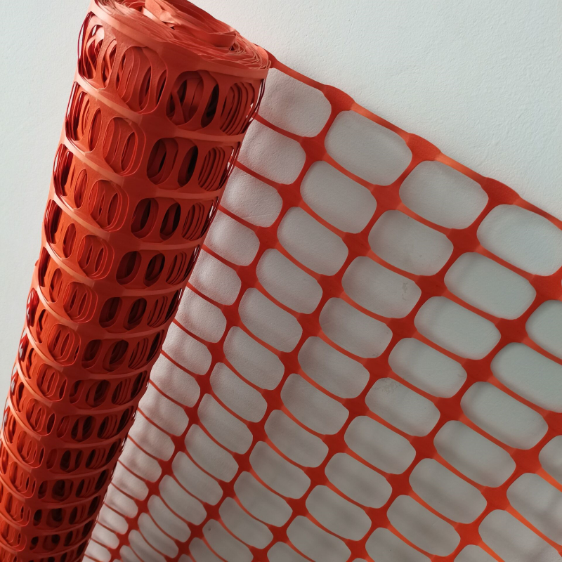 Clôture de sécurité durable orange contre la neige